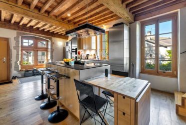 Superbe maison villageoise rénovée, au caractère historique