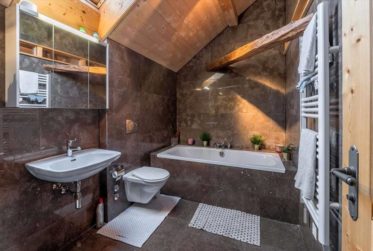 Superbe maison villageoise rénovée, au caractère historique